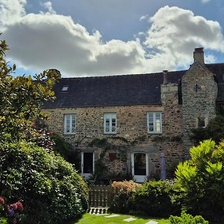 Gite De Charme Au Manoir Du Plessis-Quinquis Sainte-Seve 외부 사진